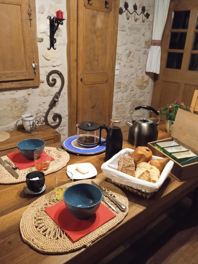 Chez Karine Bed and Breakfast Ceyzerieu Buitenkant foto