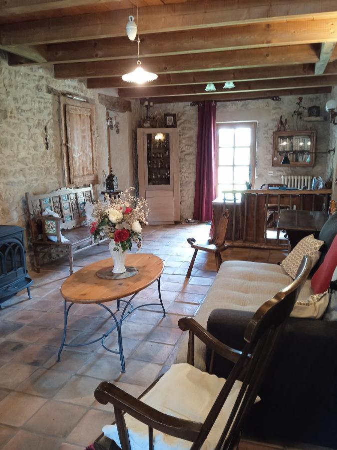 Chez Karine Bed and Breakfast Ceyzerieu Buitenkant foto