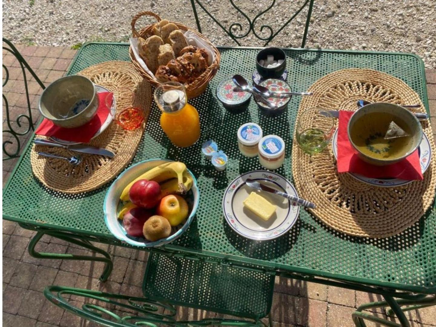 Chez Karine Bed and Breakfast Ceyzerieu Buitenkant foto